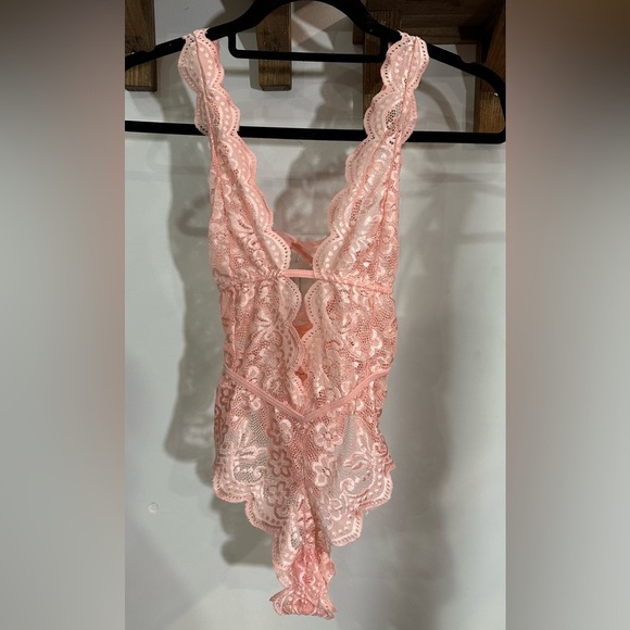 NWT Free People Intimately Lace Bodysuit Pink Rose Small - Picture 4 of 13
